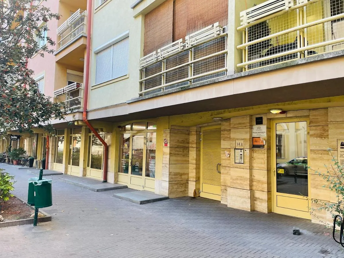 Peony Hollo Apartment - Free Garage Under The House Βουδαπέστη