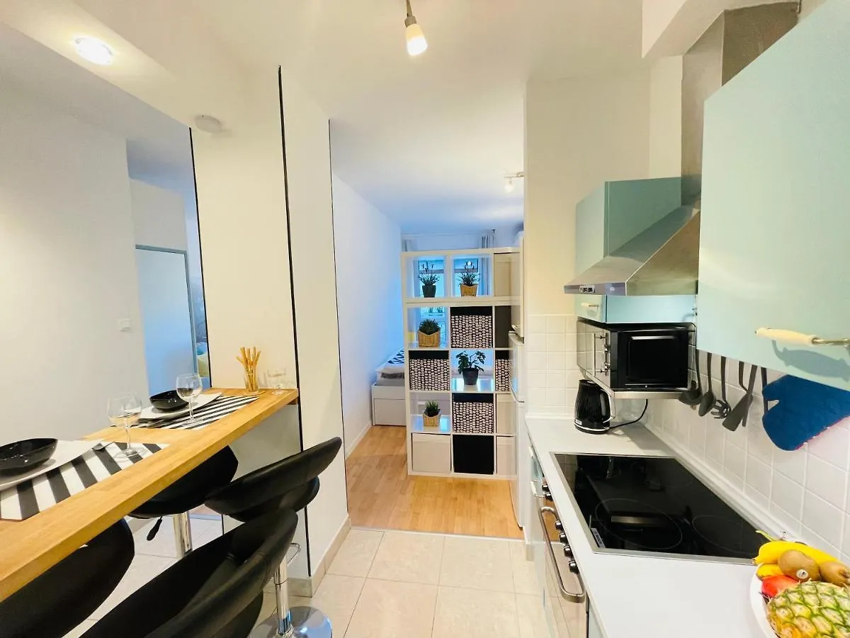 Peony Hollo Apartment - Free Garage Under The House Βουδαπέστη 0*,  Ουγγαρία