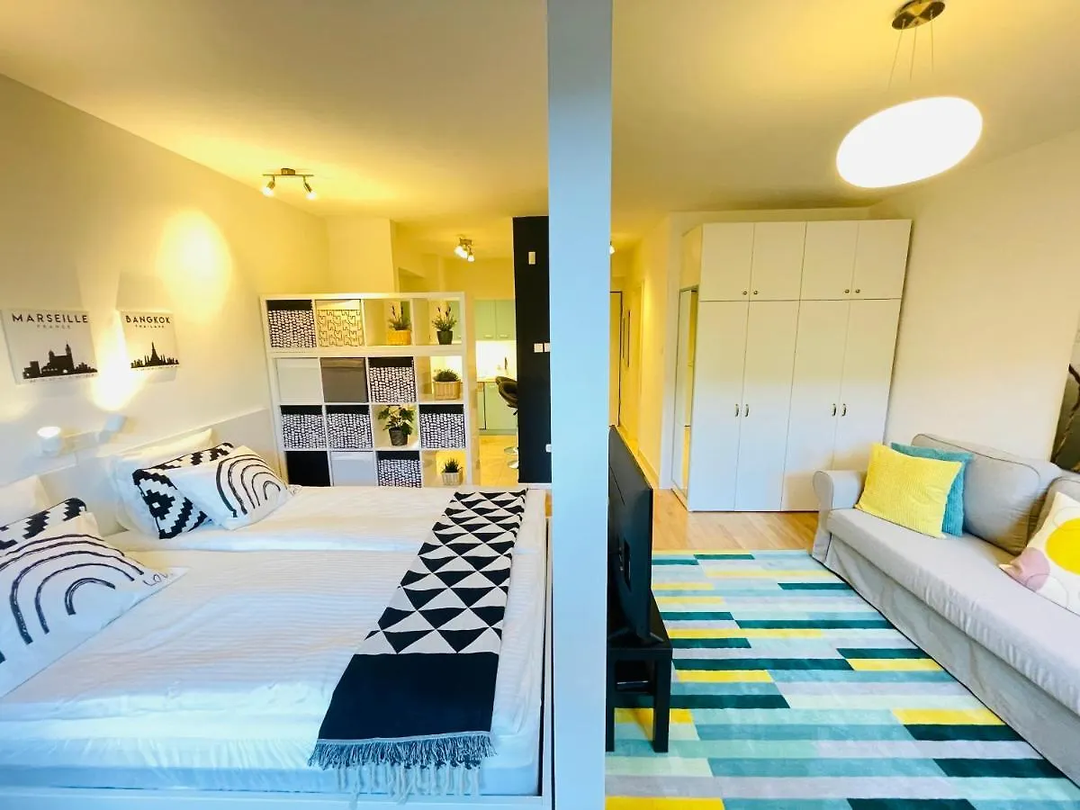 Peony Hollo Apartment - Free Garage Under The House Βουδαπέστη