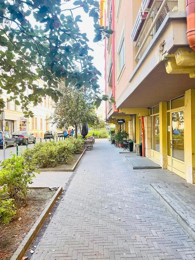 Peony Hollo Apartment - Free Garage Under The House Βουδαπέστη