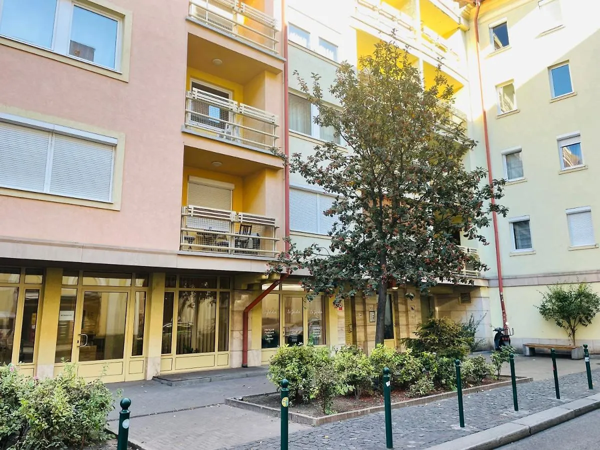 Peony Hollo Apartment - Free Garage Under The House Βουδαπέστη Ουγγαρία