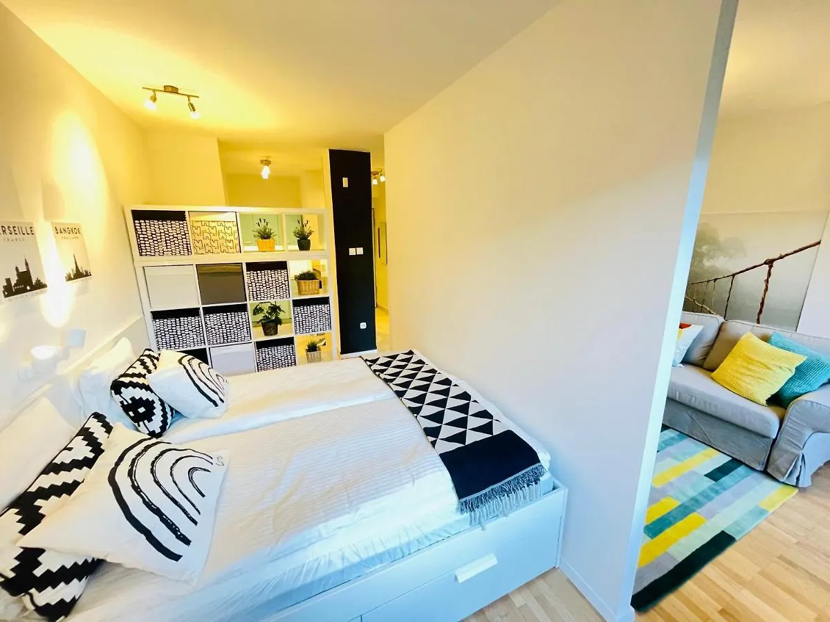 Peony Hollo Apartment - Free Garage Under The House Βουδαπέστη 0*,